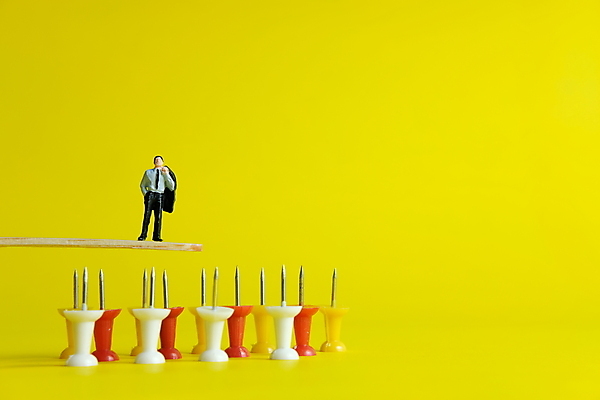 포토 JPG 해외이미지 직업 컨셉 비즈니스 성공 설계 안전 사람 사람없음 금융 경제 사무실 숫자 탑 미니어처 저축 도전 비즈니스맨 시장 재산 선택 보호 계획 위험 유연 큐브 분석 투자 문제 이익 평가 보험 경영 관심 위기 제어 비용 해외포토 문자 건축물 남자 모형 직장인 파일형식 이미지허브