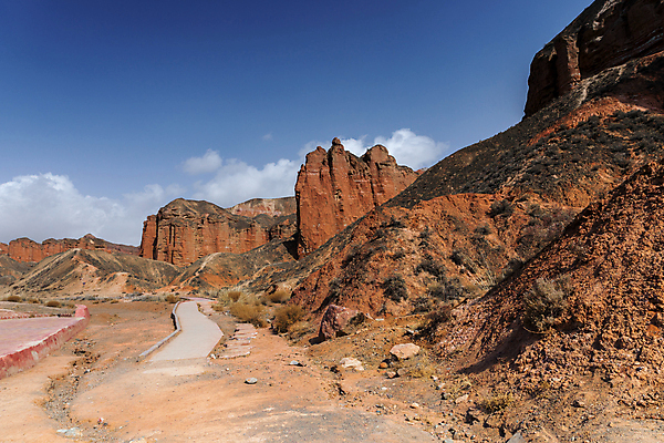포토 JPG 해외이미지 아시아 도로 길 모래 여행 백그라운드 자연 하늘 산 건조 동양인 풍경 사람없음 파란색 계곡 중국 줄무늬 하이킹 사막 정상 장면 지역 내추럴 방법 절정 지질학 해외포토 교육 나라 컬러 무늬 교통시설 레저 인종 생태계 파일형식 이미지허브