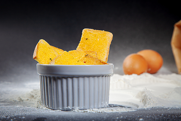 포토 JPG 해외이미지 음식 백그라운드 탁자 치즈 주택 건강 마늘 요리 사람없음 주방 요리사 식사 저녁식사 빵집 신선 맛 그릴 아침식사 바게트 밀 굽기 만취 허브 반죽 만들기 밀가루 토스트 레시피 버터 성분 밀가루반죽 덩어리 번 제빵사 채식주의자 핸드메이드 해외포토 식물 직업 빵 가구 컨셉 채소 모션 주방용품 유제품 곡류 건물 상점 가루 구이 채식 술취함 파일형식 이미지허브