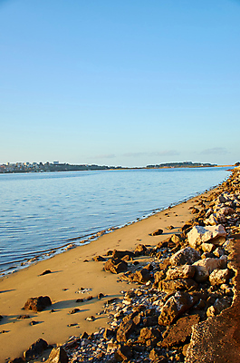 포토 JPG 해외이미지 모래 바다 백그라운드 날씨 휴가 풍경 해변 사람없음 물 관광지 태양 항구 맑음 바위 뜨거움 해외포토 자연요소 여행 교통시설 돌_바위 파일형식 이미지허브