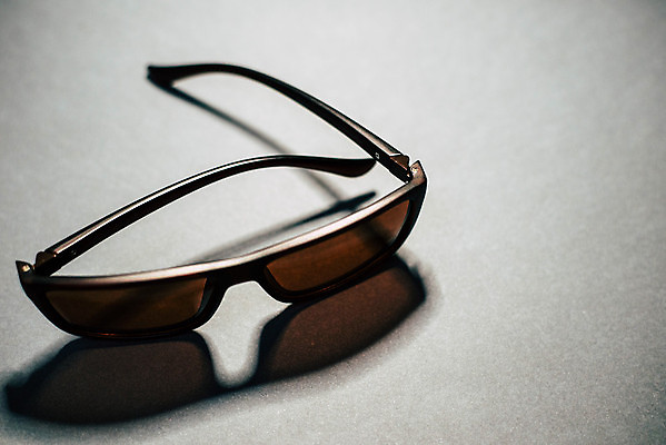 포토 JPG 해외이미지 아이콘 실루엣 안경 백그라운드 검은배경 휴가 고글 프레임 그림자 미술 안전 사람없음 가로 빛 약 반사 유행 검은색 어둠 직물 원형 투명 우아함 보호 은색 그늘 시원함 자르기 시력 비전 고립 완벽 자외선 스타일 힙스터 해외포토 도형 잡화 패션 컬러 컨셉 의학 모션 문화예술 촬영기법 파일형식 이미지허브