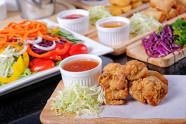 포토 JPG 해외이미지 접시 음식 백그라운드 포크 다이어트 채소 부분 패스트푸드 육류 요리 사람없음 목재 쌓기 우주 식당 식사 저녁식사 치킨 샐러드 튀김 흰색 그룹 황금 맛 그릴 애피타이저 정상 바비큐 가슴 케첩 자르기 굽기 먹기 오브젝트 속도 점심식사 해외포토 나무 식기 컬러 컨셉 식재료 재료 모션 주방용품 건강 신체부위 상점 소스_음식 인스턴트 구이 닭고기요리 파일형식 이미지허브