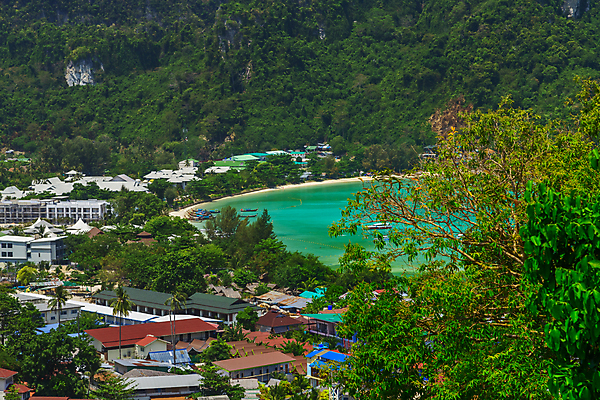 포토 JPG 해외이미지 전통 외관 아시아 바다 섬 여행 교통시설 태국 자연 호텔 휴가 휴식 산 항해 손바닥 풍경 사람없음 건물 목재 물 여름 여행객 수영 침묵 만 빌라 언덕 휴양지 꼬리 방갈로 석호 안다만 터키석 푸켓 해외포토 자연요소 나무 건축물 손 계절 나라 교통 컨셉 배_교통 재료 숙소 주택 사람 소리 장소 수상스포츠 보석 시설 생태계 파일형식 이미지허브