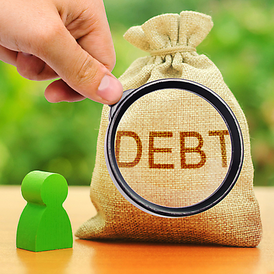 포토 JPG 해외이미지 손 컨셉 돈 돋보기 사람모양 들기 아웃포커스 신체부위 금융 단어 말_게임 돈자루 확대 빚 해외포토 모양 문자 모션 촬영기법 사람 경제 게임 재산 파일형식 이미지허브