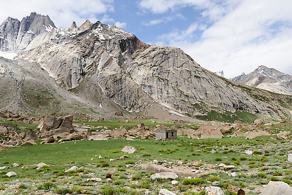 포토 JPG 해외이미지 아시아 여행 밭 자연 하늘 산 주택 풍경 사람없음 파란색 강 컬러풀 마을 계곡 얼음 트래킹 흰색 시골 개울 황무지 큼 산등성이 빙하 장면 지역 절정 히말라야 해외포토 자연요소 나라 컬러 농업 레저 건물 크기 생태계 파일형식 산맥 이미지허브