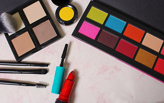 포토 JPG 해외이미지 직업 얼굴 분홍색 백그라운드 장신구 그림자 미술 사람없음 빨간색 초록색 세트 상자 컬러풀 유행 보라색 페인트 화장품 립스틱 붓 못 화려 팔레트 플랫 계획 정상 가루 볼터치 수집 피부 마스카라 윤곽 예술가 위치 아이섀도 돌봄 모금 해외포토 컬러 컨셉 모션 문화예술 신체부위 화장 뷰티 공구 파일형식 이미지허브