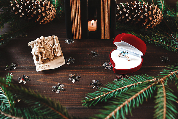 포토 JPG 해외이미지 나무 커플 여자 기념일 남자 행복 결혼 크리스마스 2 겨울 가족 관계 결혼식 휴가 새로움 주택 함께함 선물 사랑 사람 사람없음 상자 놀람 기쁨 축하 반지 소나무 황금 12월 보석 연도 다이아몬드 제안 해외포토 식물 계절 감정 컨셉 장신구 표정 이벤트 건물 날짜 광석 파일형식 이미지허브