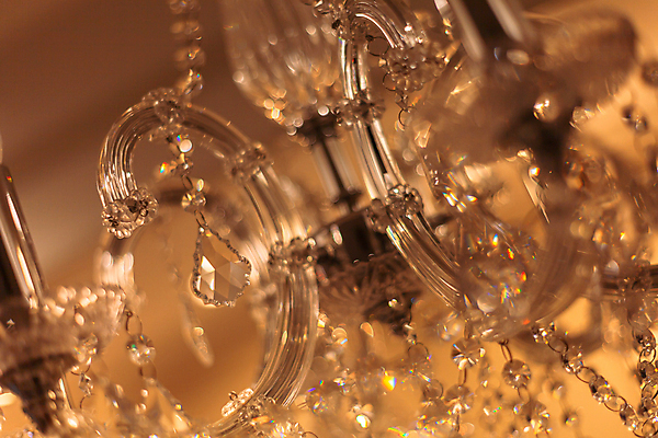 포토 JPG 해외이미지 모양 디자인 백그라운드 크리스마스 패턴 모션 유리 추상 미술 사람없음 내부 장식 빛 파티 우주 검은색 축제 수확 골동품 램프 화려 클래식 고급 우아함 소프트포커스 크리스탈 묘사 만족 복고 보케 샹들리에 다이아몬드 블러 빅토리아 옛날 스타일 해외포토 기념일 감정 컬러 컨셉 무늬 농업 재질 문화예술 조명 촬영기법 이벤트 광석 보석 파일형식 이미지허브