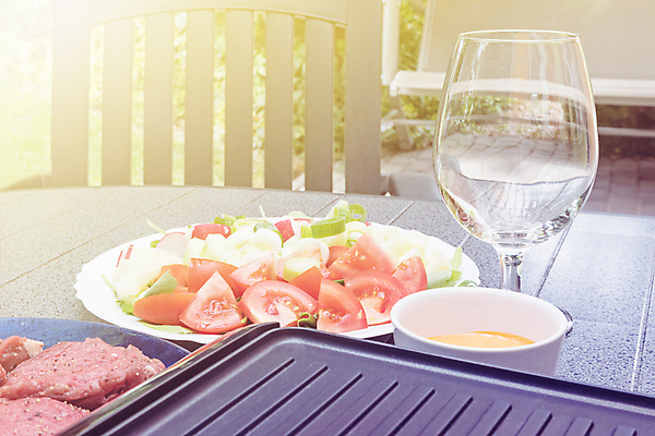 포토 JPG 해외이미지 전통 접시 음식 채소 의자 유리 탁자 주택 건강 육류 스테이크 요리 사람없음 햇빛 소풍 파티 정원 식사 저녁식사 소고기 신선 뜨거움 양념 막대기 맛 그릴 바비큐 난로 굽기 점심식사 해외포토 식기 가구 컨셉 식재료 재질 주방용품 서양음식 이벤트 건물 태양 야외활동 난방기 구이 파일형식 이미지허브