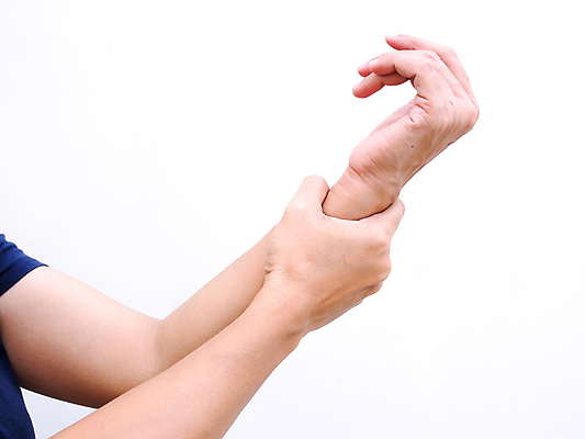 포토 JPG 해외이미지 손 디자인 여자 신체 해부 근육 뼈 골격 건강 사람 동양인 성인 사람없음 치료 사무실 약 손상 고통 터치 마사지 질병 상처 손목 관절염 골다공증 팔 고립 돌봄 연골 염증 정형외과 해외포토 감정 컨셉 비즈니스 의학 모션 병원 인종 신체부위 파일형식 이미지허브