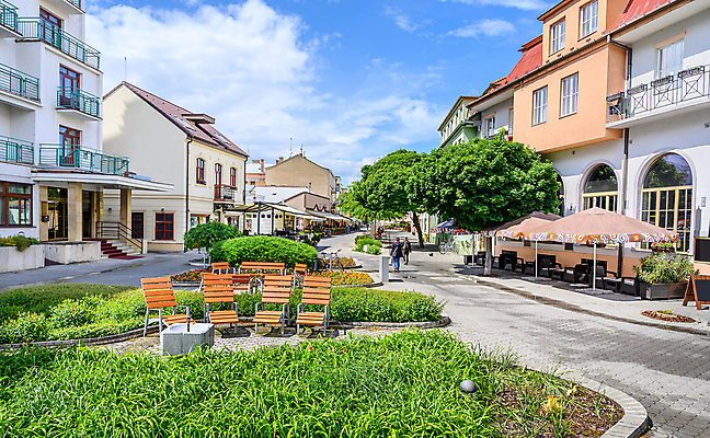 포토 JPG 해외이미지 계절 공원 유럽 섬 여행 건축양식 하늘 휴가 휴식 거리 주택 사람없음 파란색 평화 스파 침묵 산책 도시 보행자 휴양지 지역 방문 브로드웨이 슬로바키아 혼자 해외포토 공공시설 건축 나라 컬러 컨셉 건물 소리 장소 파일형식 이미지허브
