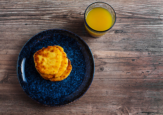 포토 JPG 해외이미지 전통 접시 디자인 음식 백그라운드 컨셉 다이어트 오렌지 탁자 아침 디저트 건강 요리 사람없음 목재 파란색 노란색 쌓기 케이크 식사 저녁식사 흰색 신선 사발 달콤 맛 아침식사 오렌지주스 정상 굽기 유기농 칼로리 팬케이크 내추럴 점심식사 단백질 페스츄리 핸드메이드 해외포토 주간 나무 식기 웰빙 빵 컬러 가구 과일 재료 모션 사기그릇 과일주스 구이 영양소 파일형식 이미지허브