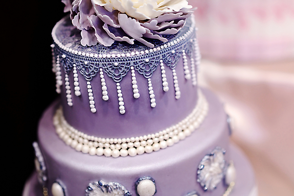 포토 JPG 해외이미지 꽃 결혼 사람없음 장식 케이크 보라색 웨딩케이크 해외포토 식물 컬러 디저트 이벤트 파일형식 이미지허브