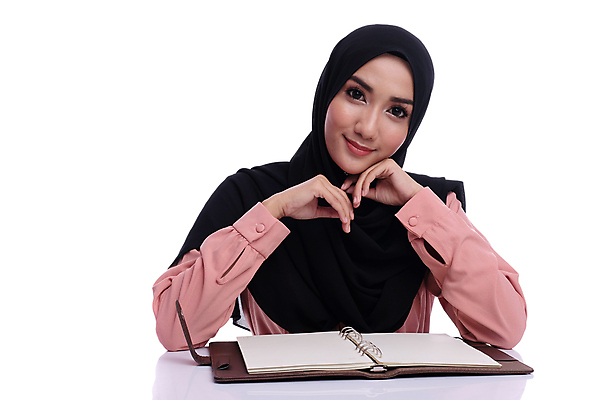 포토 JPG 해외이미지 직업 학생 여자 교육 인터넷 비즈니스 교실 피곤 한명 사람 동양인 책 노트북 독서 잠 비즈니스우먼 네트워크 도서관 연결 이슬람교 읽기 두통 문제 온라인 리빙 패드 아랍어 우울증 혼자 해외포토 1 종교 컨셉 학교 모션 인종 전자제품 직장인 질병 파일형식 이미지허브