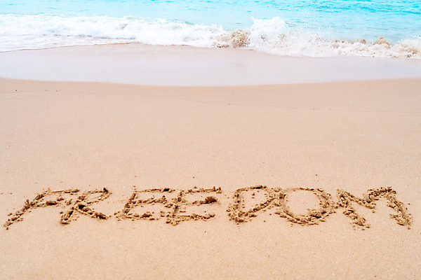 포토 JPG 해외이미지 행복 감정 모래 파도 바다 여행 백그라운드 컨셉 텍스트 자연 휴가 휴식 사랑 해변 사람없음 야외 가로 물 파란색 단어 햇빛 태양 자유 인사 뜨거움 서핑 메시지 그림 긍정 필기체 해외포토 자연요소 문자 컬러 수상스포츠 예절 생태계 파일형식 이미지허브