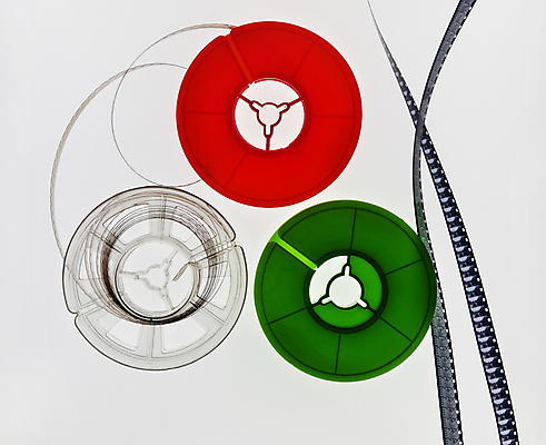 포토 JPG 해외이미지 모션 프레임 흑백 취미 사람없음 검은색 장비 추위 수확 원형 투명 클래식 플라스틱 영화관 필름 영화 오브젝트 흰배경 그림 슛 실타래 얼레 고립 부정적 옛날 해외포토 도형 감정 컬러 백그라운드 컨셉 농업 재질 문화예술 촬영기법 흰색 극장 파일형식 이미지허브