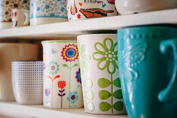 포토 JPG 해외이미지 라이프스타일 잡화 무지개 고글 선반 실내 3 사람없음 장식 가로 컬러풀 사진촬영 줄무늬 추위 최고 화려 그룹 변화 선택 맛 구매 상품 커피잔 배열 향수 통로 상업 심플 결제 수납 질서 소매 빛망울 슈퍼마켓 매각 스타일링 줄서기 방식 해외포토 자연요소 커피 컬러 가구 컨셉 무늬 모션 잔 내부 생활 빛 쇼핑 상점 촬영 화장품 예절 파일형식 이미지허브