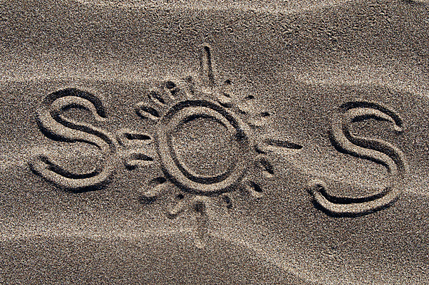 포토 JPG 해외이미지 모래 바다 백그라운드 컨셉 텍스트 통신 아이디어 사람없음 야외 가로 여름 단어 희망 사막 긴급 기록 메시지 구출 위험 편지 버리기 심볼 사인 그림 S O sos 우울증 헬프 해외포토 문자 알파벳 계절 감정 모션 도움 질병 구조요청 파일형식 이미지허브