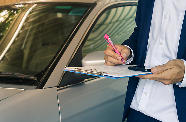 포토 JPG 해외이미지 남자 컨셉 신체 회사 비즈니스 자동차 노동자 프레임 한명 안전 사람 금융 판매 자료 손상 비즈니스맨 수비 보호 위험 사건 중개인 계약 서비스 문서 보안 법 보험 경영 자동 정책 주장 해외포토 직업 1 육상교통 모션 경제 직장인 파일형식 이미지허브