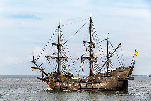 포토 JPG 해외이미지 유럽 스포츠 바다 여행 요트 교통시설 모션 하늘 휴가 항해 사람없음 파란색 여행객 항구 맑음 골동품 깃발 만 보트 역사 클래식 큼 크루즈 지중해 복고 출퇴근 함선 해적 포트 네비게이션 발견 돛대 레가타 옛날 통근 해외포토 나라 컬러 교통 컨셉 배_교통 비즈니스 날씨 사람 크기 도둑 시설 출근 파일형식 이미지허브