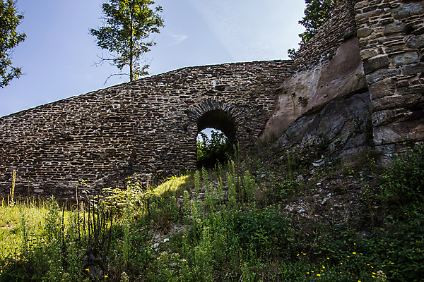 포토 JPG 해외이미지 나무 잎 하늘 유물 사람없음 초록색 파란색 갈색 바위 나뭇가지 성 중세 역사 옛날 파멸 해외포토 식물 전통 건축물 컬러 컨셉 돌_바위 파일형식 소멸 이미지허브