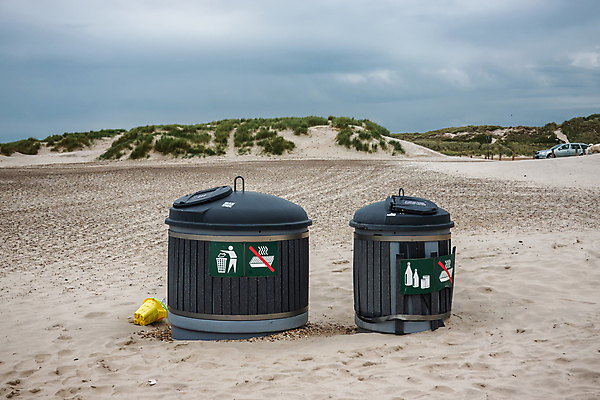 포토 JPG 해외이미지 구름 라이프스타일 계절 모래 바다 여행 백그라운드 자연 하늘 날씨 휴가 덴마크 풍경 사람없음 야외 물 여름 파란색 흰색 쓰레기 모래언덕 북쪽 해외포토 자연요소 컬러 북유럽 생활 방향 언덕 생태계 파일형식 이미지허브
