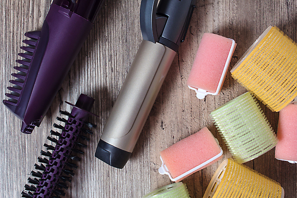 포토 JPG 해외이미지 직업 헤어스타일 여자 장신구 손잡이 사람없음 유행 상점 금속 장비 도구 공구 붓 머리빗 업무 도자기 플라스틱 드라이어 미용사 이발 서비스 롤러 부드러움 돌봄 스타일리스트 스타일링 이발사 철강 컬링 핸드메이드 스타일 해외포토 모션 재질 겨울스포츠 사람 미용용품 작업 감각 파일형식 이미지허브