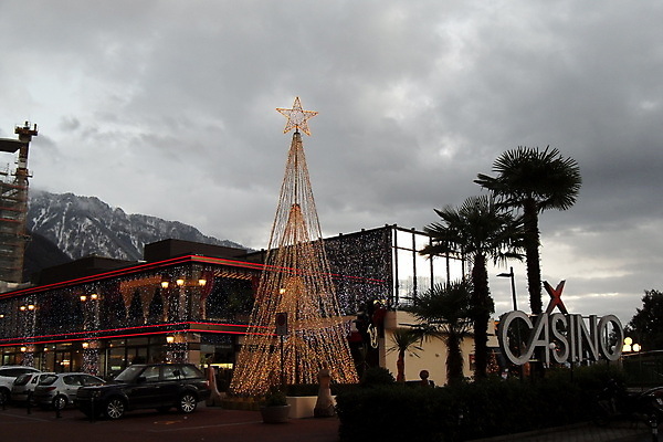 포토 JPG 해외이미지 식물 유럽 문화 호수 음료 여행 밭 농업 과일 건축양식 자연 하늘 포도 산 풍경 사람없음 빨간색 물 여름 파란색 농경지 마을 와인 침묵 프랑스 수확 가을 시골 다발 스위스 알프스 포도밭 숙성 양조장 해외포토 자연요소 계절 건축 나라 산업 컬러 주류 농장 소리 생태계 파일형식 이미지허브