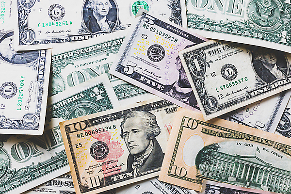 포토 JPG 해외이미지 1 종이 백그라운드 지폐 돈 비즈니스 성공 사람없음 초록색 금융 경제 숫자 달러 미국 저축 흰색 시장 재산 심볼 질감 투자 계산서 많음 해외포토 문자 컬러 컨셉 북아메리카 파일형식 이미지허브