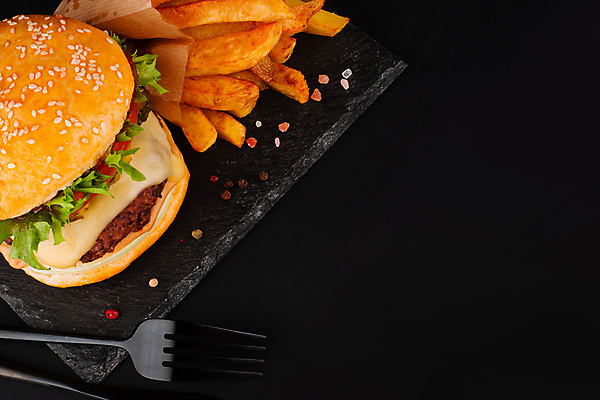 포토 JPG 해외이미지 접시 종이 음식 백그라운드 포크 토마토 채소 양파 치즈 감자 패스트푸드 샌드위치 육류 사람없음 식당 검은색 식사 저녁식사 샐러드 소고기 튀김 감자튀김 햄버거 바위 신선 클래식 칼 고급 그릴 상추 케첩 먹기 머스터드 속도 소금 깨 후추 프랑스어 점심식사 번 치즈버거 해외포토 문자 식기 빵 컬러 컨셉 식재료 모션 주방용품 유제품 상점 돌_바위 조미료 소스_음식 인스턴트 향신료 파일형식 이미지허브