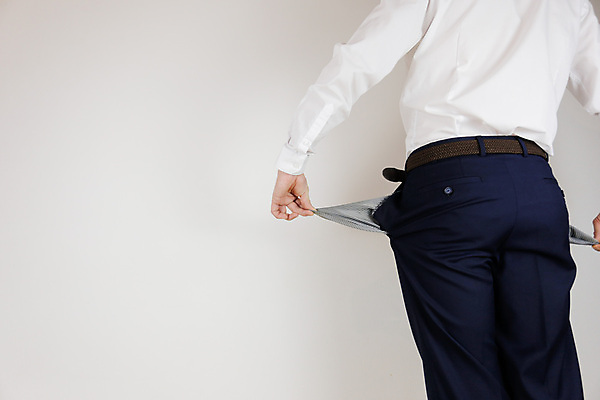 포토 JPG 해외이미지 직업 손 남자 감정 컨셉 돈 비즈니스 사람 사람없음 금융 경제 쇼핑 우정 슬픔 비즈니스맨 구멍 황무지 가난 실업 걱정 호기심 보여주기 빈털터리 파산 빚 우울증 위기 적자 해외포토 모션 신체부위 친구 직장인 재산 질병 파일형식 이미지허브