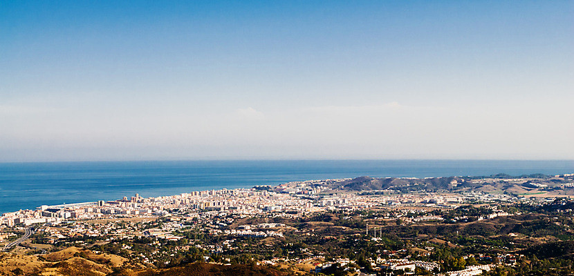 포토 JPG 해외이미지 유럽 바다 여행 자연 하늘 휴가 따뜻함 파노라마 풍경 해변 사람없음 야외 물 여름 파란색 여행객 맑음 도시 만 스페인 지중해 언덕 타운 스카이라인 수평선 해외포토 자연요소 계절 나라 컬러 날씨 촬영기법 사람 생태계 파일형식 이미지허브