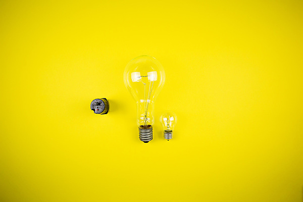포토 JPG 해외이미지 디자인 백그라운드 컨셉 비즈니스 전구 상상 유리 아이디어 창조 사람없음 파란색 빛 노란색 검은색 힘 에너지 램프 혁명 고립 광 발명 해외포토 컬러 재질 조명 파일형식 이미지허브