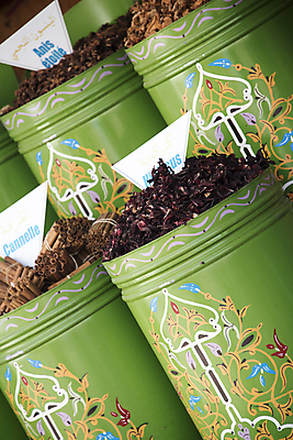 포토 JPG 해외이미지 전통 별 음식 여행 잎 건조 건강 사람없음 초록색 노란색 흰색 시장 냄비 컨테이너 허브 향신료 무역 함선 드럼 모로코 라마단 메디나 시나몬 옛날 해외포토 자연요소 식물 산업 컬러 배_교통 아프리카 타악기 솥 향미료 파일형식 이미지허브