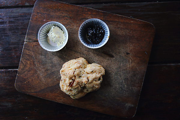 포토 JPG 해외이미지 도마 도마_주방용품 사람없음 하이앵글 스콘 해외포토 빵 뷰포인트 주방용품 파일형식 이미지허브