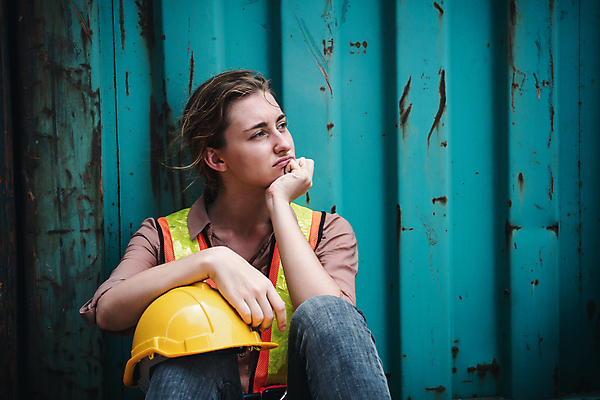 포토 JPG 해외이미지 주간 응시 여자 생각 노동자 한명 앉기 상반신 성인 야외 앞모습 턱괴기 슬픔 좌절 안전모 컨테이너 고민 비네팅 우울감 성인여자한명만 해외포토 자연요소 직업 1 시선 감정 산업 뷰포인트 컨셉 모션 촬영기법 사람 헬멧 안전장비 여자한명만 성인여자만 파일형식 이미지허브