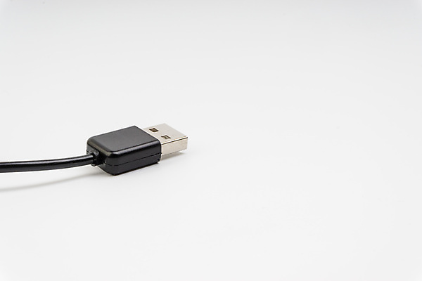 포토 JPG 해외이미지 선 벽 백그라운드 모바일 세포 그림자 사람없음 스마트폰 세트 상자 반사 머리 검은색 중국 힘 장비 에너지 흰색 구부린 콘센트 플러그 코드 제조 전기에너지 연결 플라스틱 철사 스위치 충전 고립 베터리 충전기 혼란 공급 해외포토 아시아 컬러 컨셉 모션 재질 신체부위 핸드폰 스마트기기 기계 파일형식 이미지허브