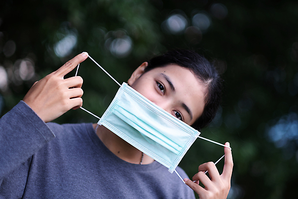 포토 JPG 해외이미지 모델 응시 여자 아시아 새로움 가면 한명 사람 동양인 바이러스 해외포토 1 시선 나라 컨셉 인종 파일형식 이미지허브