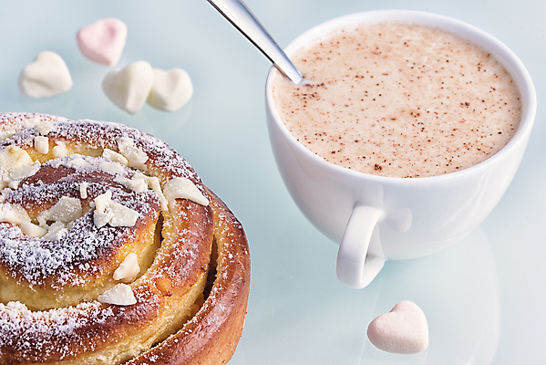 포토 JPG 해외이미지 커피 티타임 사람없음 케이크 달콤 커피잔 티스푼 마시멜로우 페스츄리 해외포토 음료 빵 휴식 디저트 잔 숟가락 맛 파일형식 이미지허브