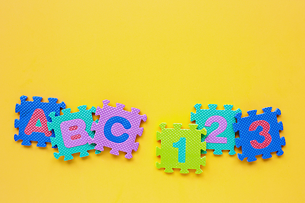 포토 JPG 해외이미지 알파벳 사람없음 컬러풀 장난감 블록 퍼즐 오브젝트 퍼즐조각 낱말퍼즐 해외포토 영어 컬러 조각 파일형식 이미지허브