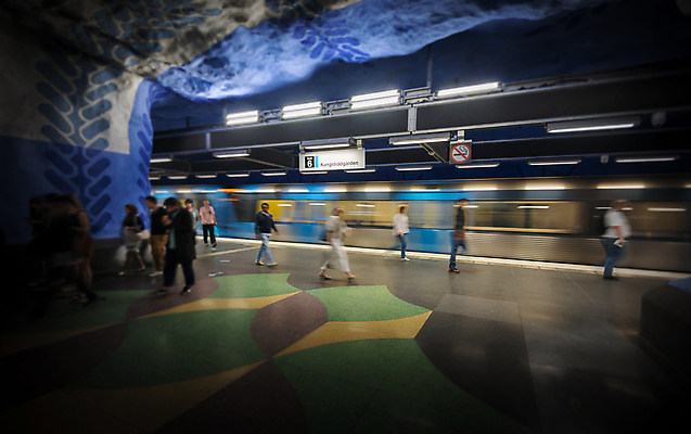 포토 JPG 해외이미지 유럽 벽 여행 건축양식 교통시설 스웨덴 사람 사람없음 내부 파란색 빛 흰색 도시 터널 동굴 전철 역 에스컬레이터 승객 튜브 지하 일반 단상 스칸디나비아 스톡홀름 해외포토 건축 나라 길 육상교통 컬러 교통 대중교통 북유럽 시설 파일형식 이미지허브