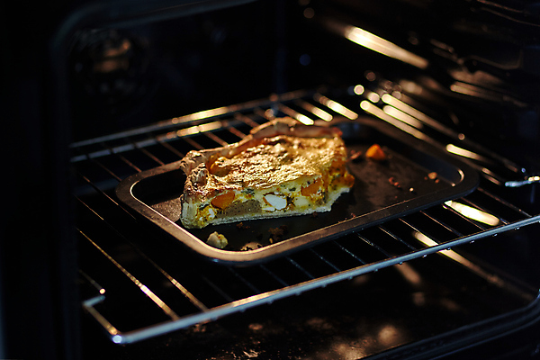 포토 JPG 해외이미지 전통 음식 채소 재료 부분 가정 치즈 쟁반 실내 건강 요리 사람없음 케이크 주방 식사 저녁식사 빵집 신선 뜨거움 오븐 맛 그릴 굽기 상쾌 유기농 만들기 레시피 프랑스어 점심식사 방법 채식주의자 타르트 페스츄리 핸드메이드 홈메이드 해외포토 문자 웰빙 감정 빵 컨셉 모션 주방용품 디저트 유제품 내부 상점 가전제품 구이 채식 파이_빵 파일형식 이미지허브