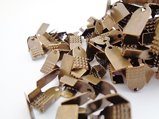 포토 JPG 해외이미지 헤어스타일 디자인 종이 백그라운드 비즈니스 장신구 젓가락 학교 문구용품 집게 사람없음 빨간색 초록색 빛 사무실 햇빛 유행 상점 금속 장비 수확 흰색 공구 잡기 업무 고급 우아함 닫기 오브젝트 싱글 클립 바인더 고립 공급 스타일 해외포토 교육 컬러 컨셉 농업 모션 재질 수저 태양 사무용품 도구 작업 파일형식 이미지허브