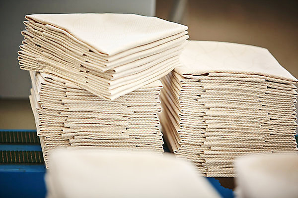 포토 JPG 해외이미지 산업 백그라운드 호텔 건조 사람없음 빨간색 쌓기 이불 식탁보 흰색 침대 직물 면 그룹 빨래 질감 시트 흙더미 세탁소 접기 많음 해외포토 컬러 가구 컨셉 가사 침구 모션 숙소 흙 파일형식 더미 이미지허브