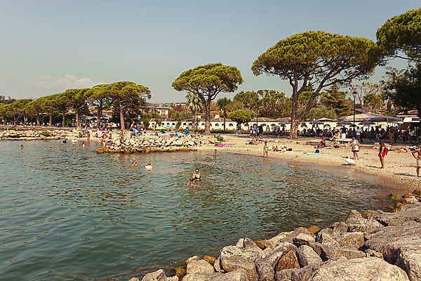 포토 JPG 해외이미지 구름 라이프스타일 호수 여행 백그라운드 자연 하늘 아침 낚시 휴식 파노라마 풍경 사람없음 야외 초록색 물 여름 파란색 빛 강 반사 평화 일출 항구 일몰 이탈리아 새벽 도시 보트 황금 야간 방파제 장면 커뮤니티 내추럴 옛날 수평선 해외포토 주간 자연요소 계절 공공시설 유럽 컬러 컨셉 배_교통 교통시설 레저 촬영기법 생활 노을 생태계 파일형식 이미지허브