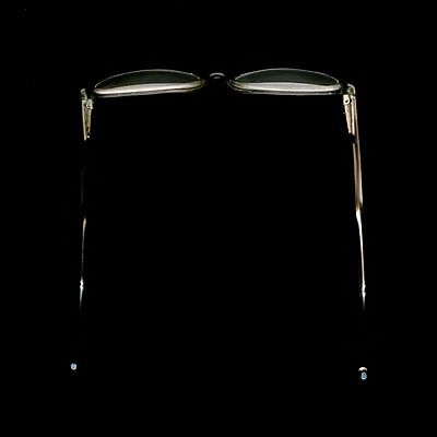 포토 JPG 해외이미지 안경 백그라운드 사람없음 빛 선글라스 검은색 시력 비전 카메라렌즈 해외포토 잡화 컬러 카메라 파일형식 이미지허브