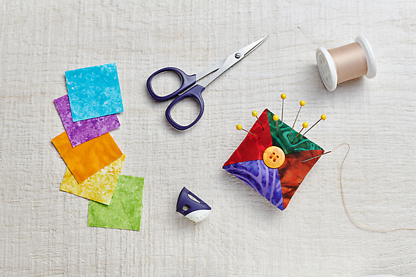 포토 JPG 해외이미지 모양 조각 패턴 사람없음 목재 공구 직물 면 실 바느질 자르기 질감 정사각형 실타래 수공예 골무 퀼트 핸드메이드 해외포토 도형 나무 무늬 재료 모션 도구 공예 파일형식 이미지허브