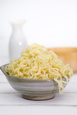 포토 JPG 해외이미지 전통 손 문화 선 음식 백그라운드 재료 젓가락 건조 패스트푸드 파스타 따뜻함 건강 스파게티 요리 동양인 사람없음 물 일본 검은색 식사 중국 흰색 신선 잡기 뜨거움 사발 맛 수프 밀 먹기 향신료 속도 국수 질감 반죽 점심식사 순간 정물화 해로움 해외포토 자연요소 아시아 컬러 컨셉 모션 곡류 서양음식 수저 인종 신체부위 면류 사기그릇 인스턴트 그림 향미료 파일형식 이미지허브