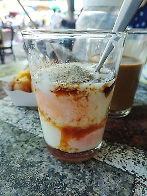 포토 JPG 해외이미지 전통 문화 커피 음료 음식 백그라운드 2 다이어트 오렌지 태국 유리 탁자 아침 거리 건강 요리 사람없음 목재 컵 빛 갈색 노란색 식당 계란 검은색 식사 카페 골동품 흰색 신선 뜨거움 사발 시장 달콤 맛 아침식사 상쾌 부드러움 내추럴 길거리음식 삶기 옛날 스타일 해외포토 주간 나무 식기 감정 아시아 컬러 가구 컨셉 과일 재료 재질 상점 알 감각 사기그릇 파일형식 이미지허브