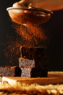 포토 JPG 해외이미지 전통 음식 조각 백그라운드 탁자 디저트 요리 사람없음 목재 갈색 쌓기 케이크 주방 초콜릿 검은색 어둠 빵집 시골 신선 달콤 맛 굽기 먹기 뿌리기 질감 정사각형 부드러움 토핑 레시피 창살 코코아 브라우니 페스츄리 핸드메이드 억울 해외포토 도형 나무 감정 음료 빵 컬러 가구 컨셉 재료 모션 상점 감각 구이 파일형식 이미지허브